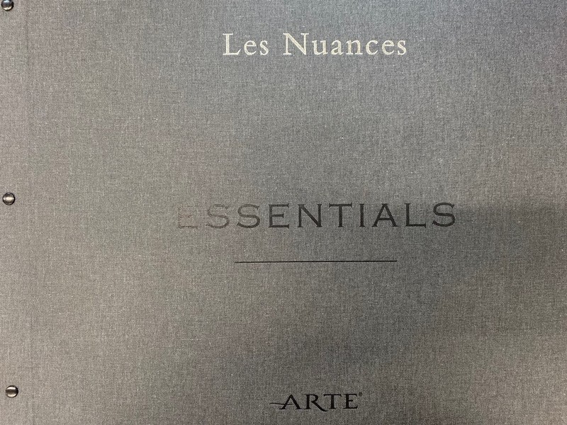 Essentials Les Nuances